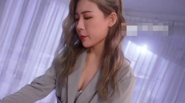 色控PH-121上班族小妹的女王时刻